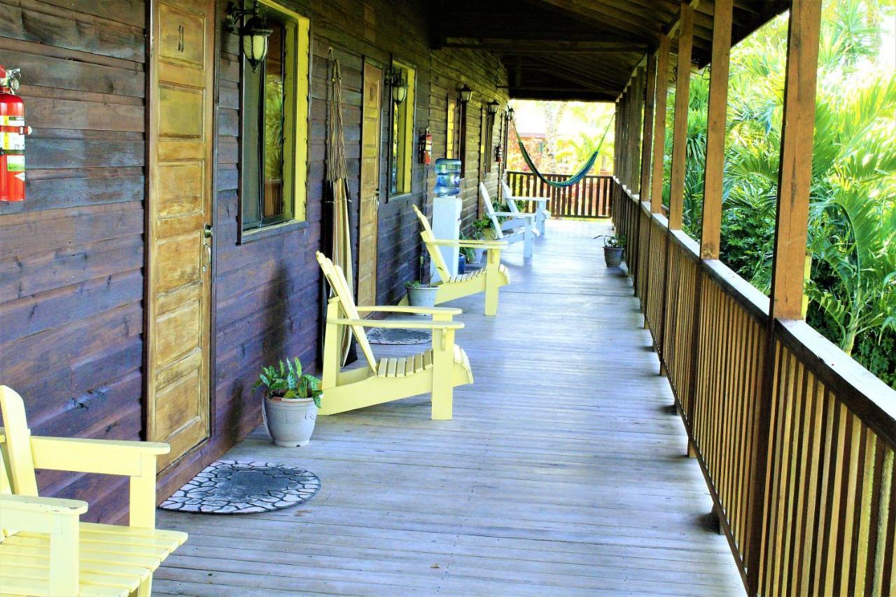 The Log Cab-Inn San Ignacio Zewnętrze zdjęcie